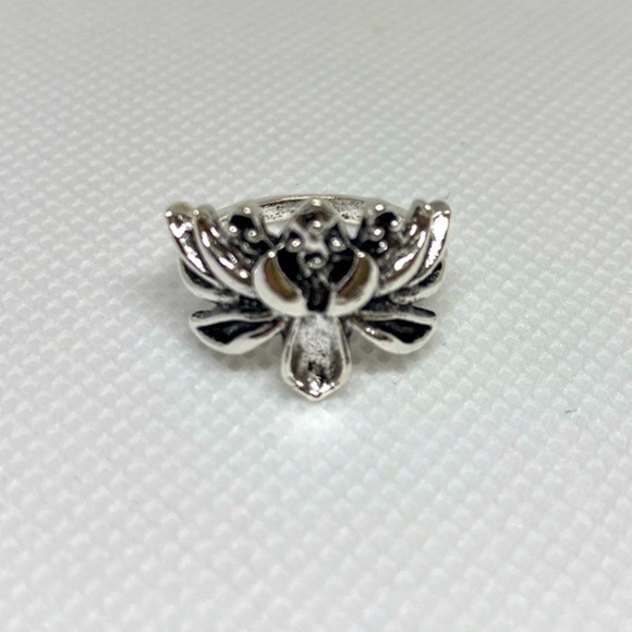 Jewelry - Silver And Black Accent Ring